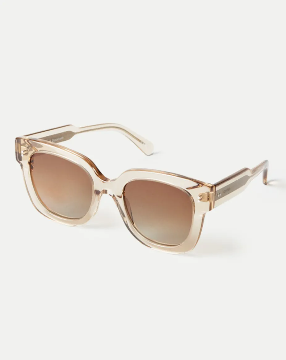 08 Sunglasses in Ecru
